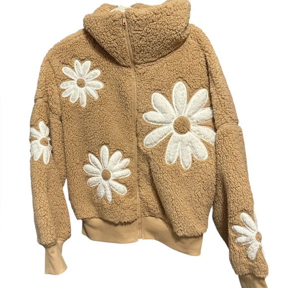 SO Tan Teddy Jacket with White Floral Design - Picture 4 of 8